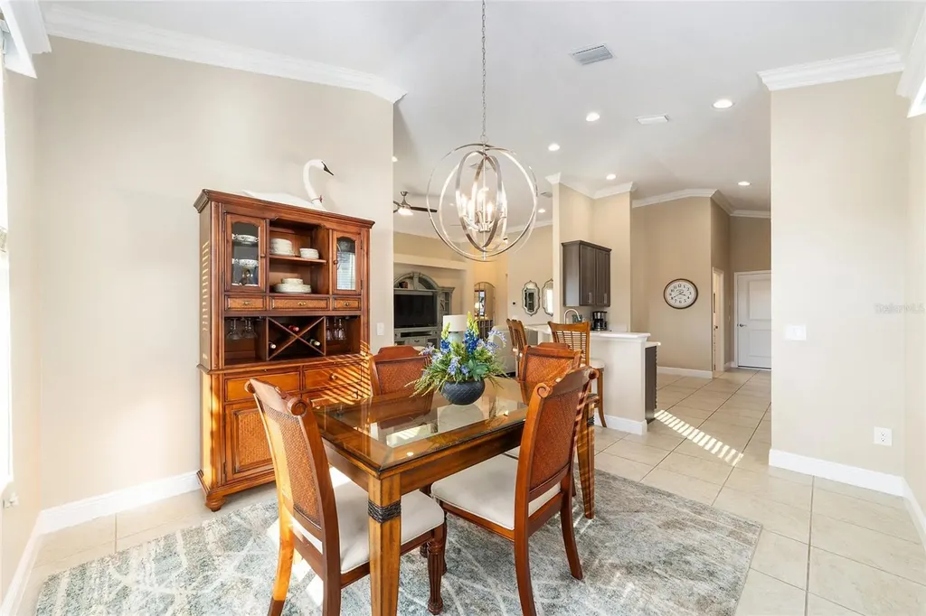 10161 Julia Isles Avenue Oxford FL 34484