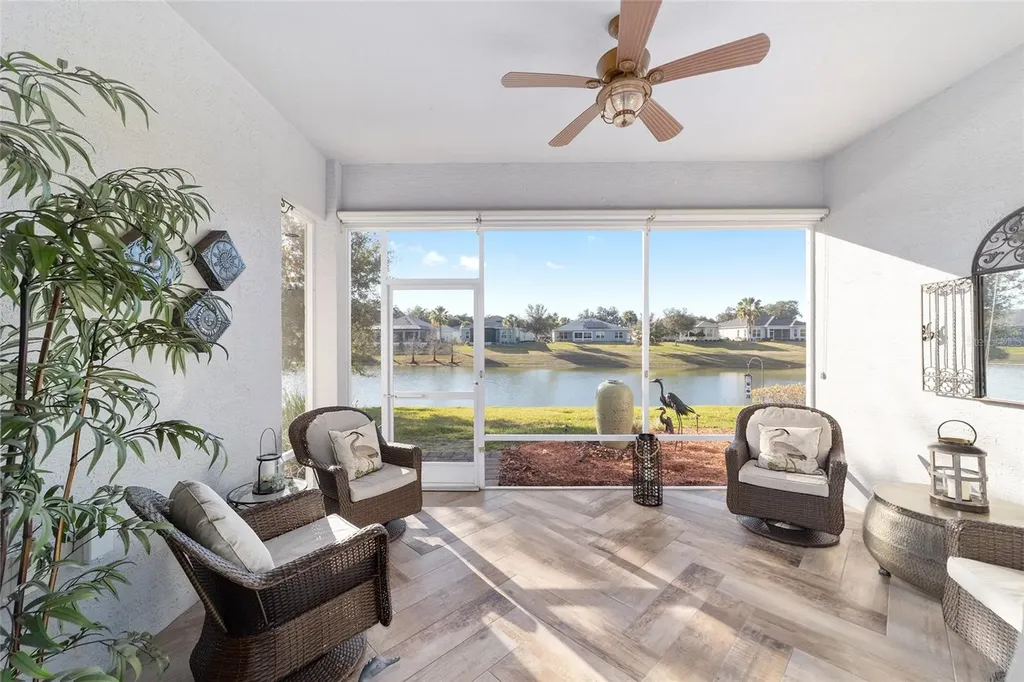 10161 Julia Isles Avenue Oxford FL 34484