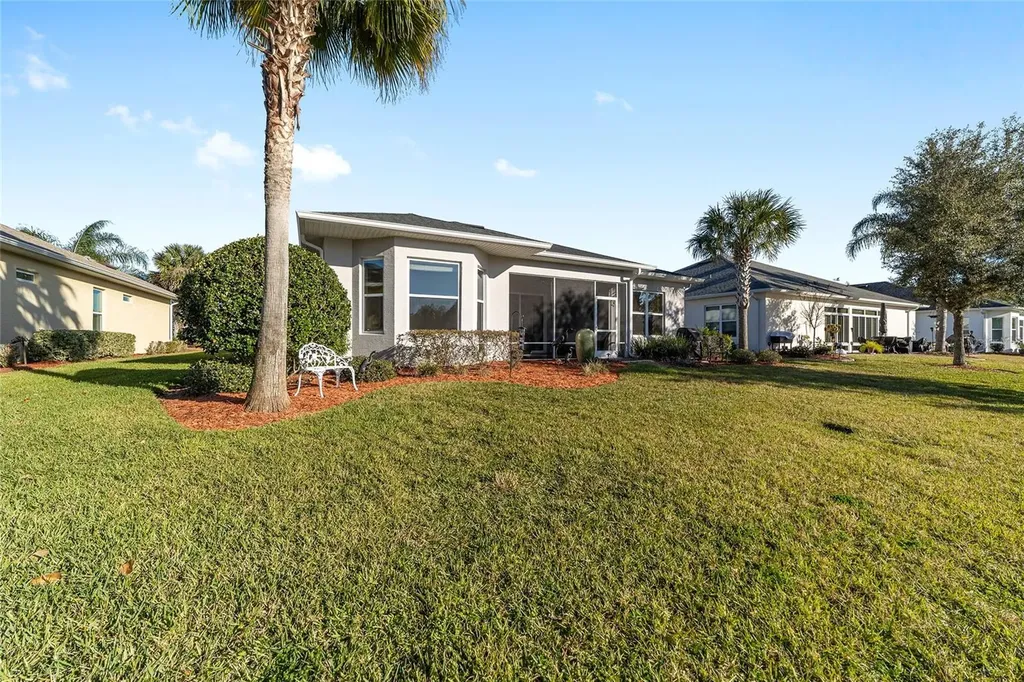10161 Julia Isles Avenue Oxford FL 34484