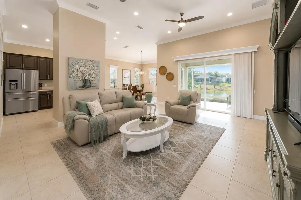 10161 Julia Isles Avenue Oxford FL 34484