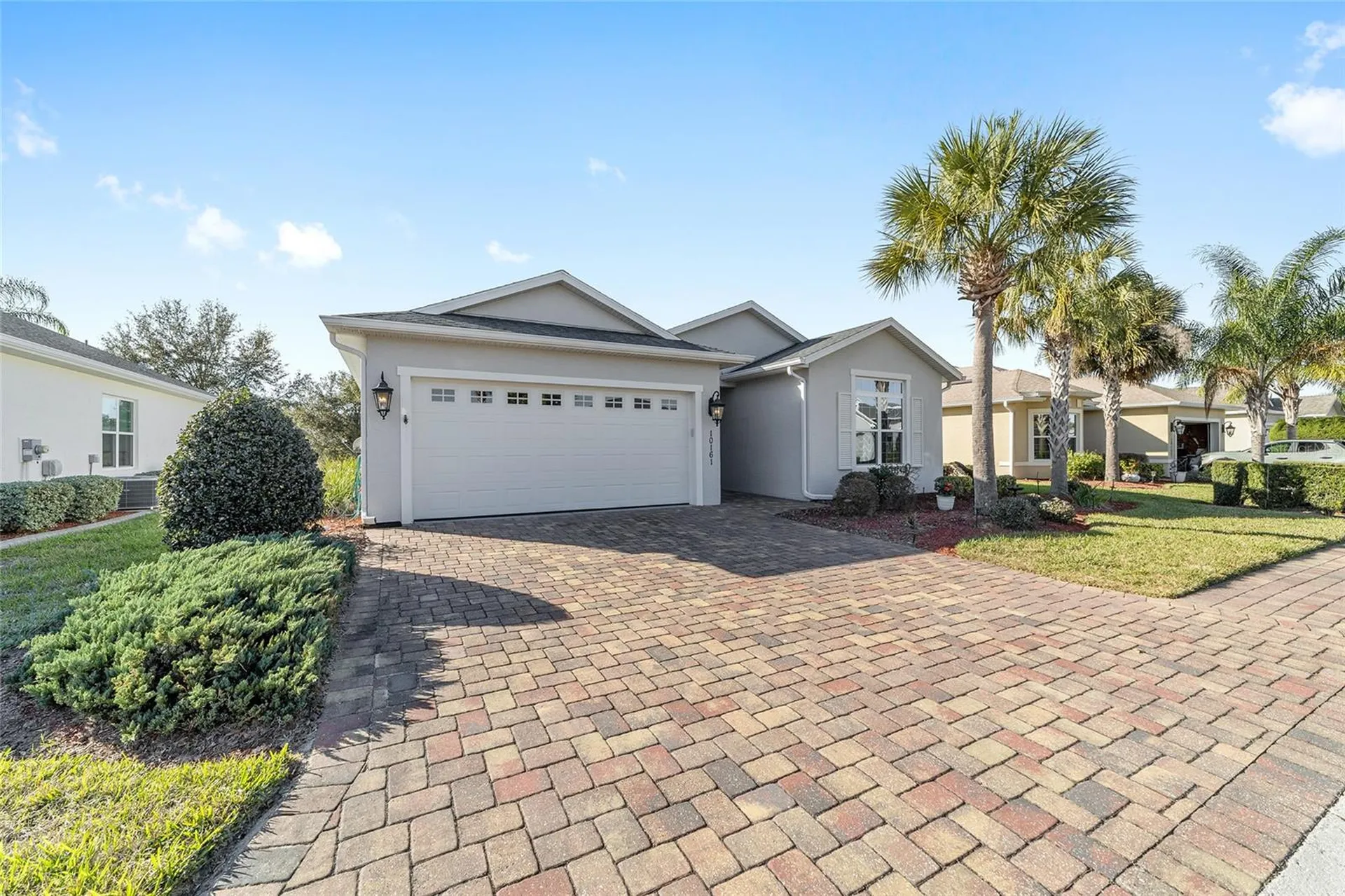 10161 Julia Isles Avenue Oxford FL 34484