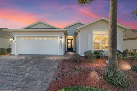 10161 Julia Isles Avenue Oxford FL 34484