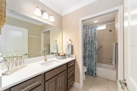10161 Julia Isles Avenue Oxford FL 34484