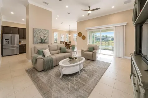 10161 Julia Isles Avenue Oxford FL 34484