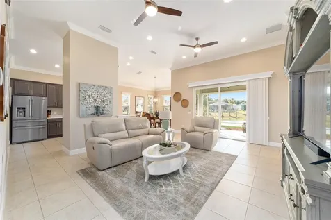 10161 Julia Isles Avenue Oxford FL 34484