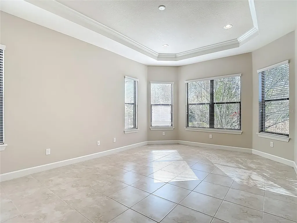 8613 Grand Alberato Road Tampa FL 33647