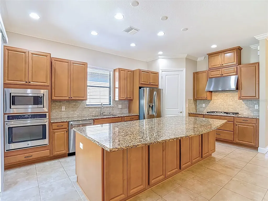8613 Grand Alberato Road Tampa FL 33647