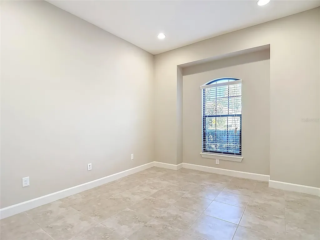 8613 Grand Alberato Road Tampa FL 33647