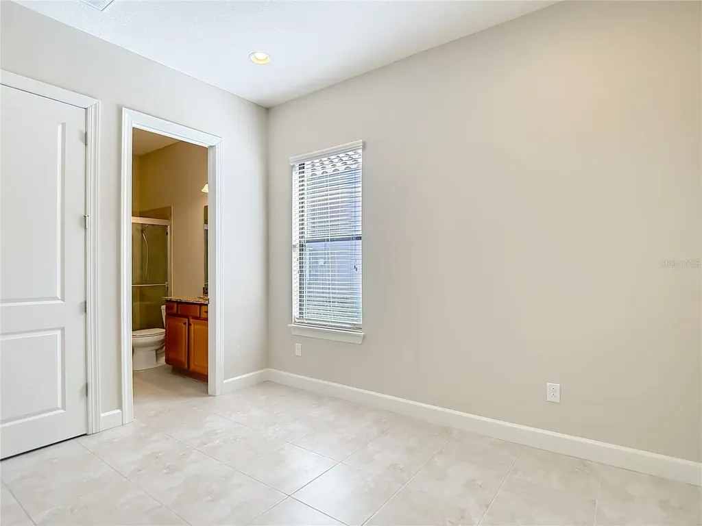 8613 Grand Alberato Road Tampa FL 33647