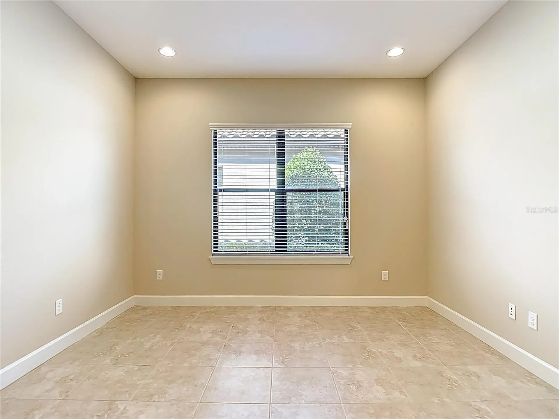 8613 Grand Alberato Road Tampa FL 33647