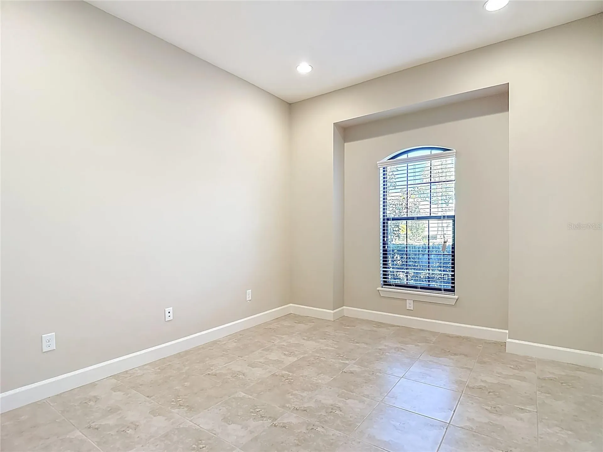 8613 Grand Alberato Road Tampa FL 33647