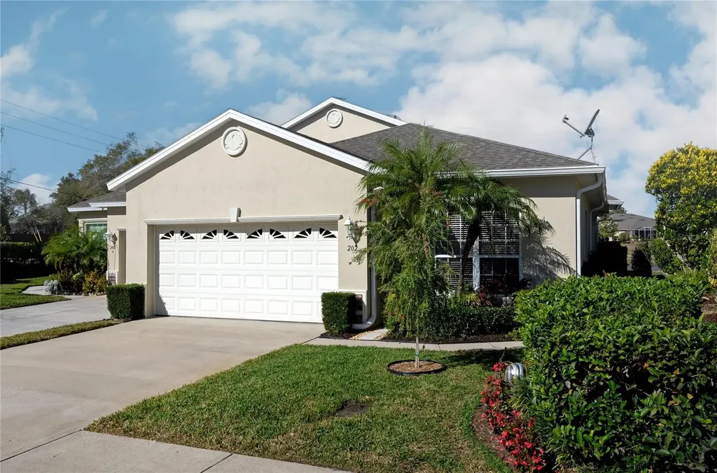 202 Lourdan Court Debary FL 32713