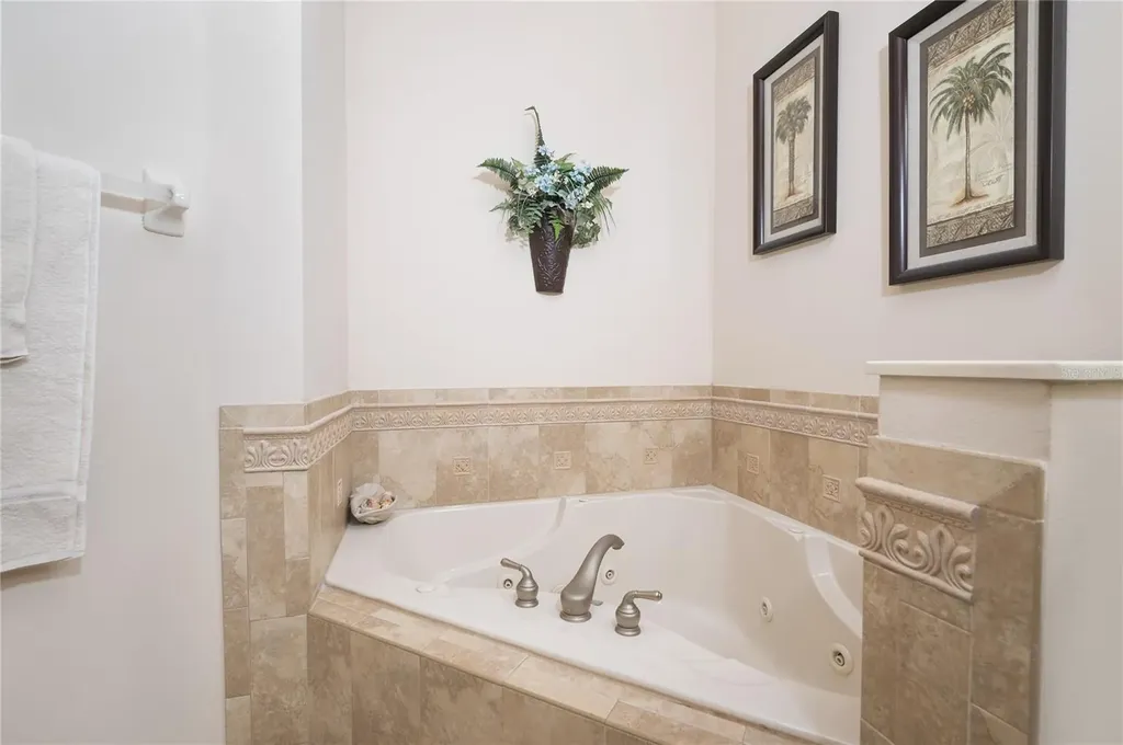 202 Lourdan Court Debary FL 32713