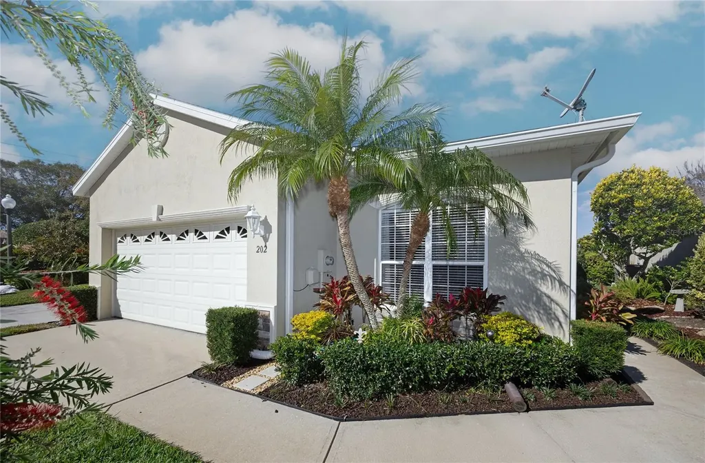 202 Lourdan Court Debary FL 32713