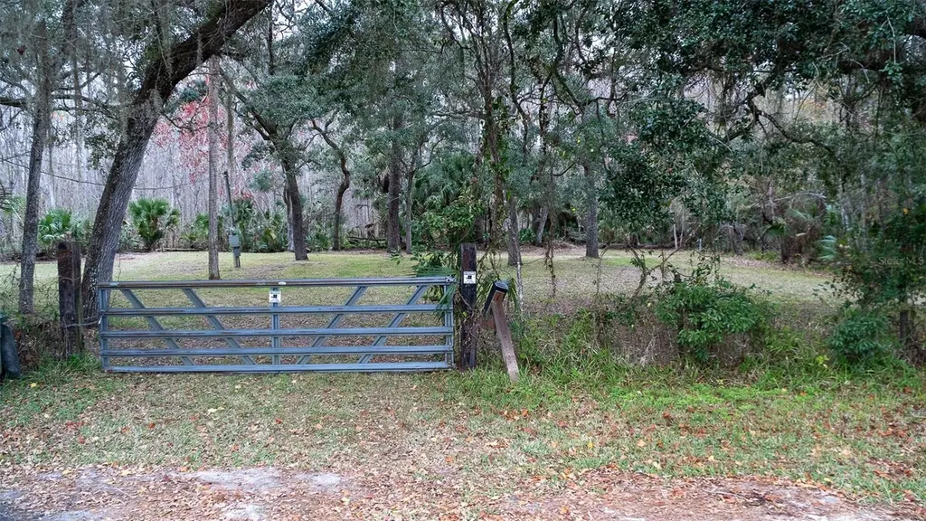 155 Fran Lane Satsuma FL 32189