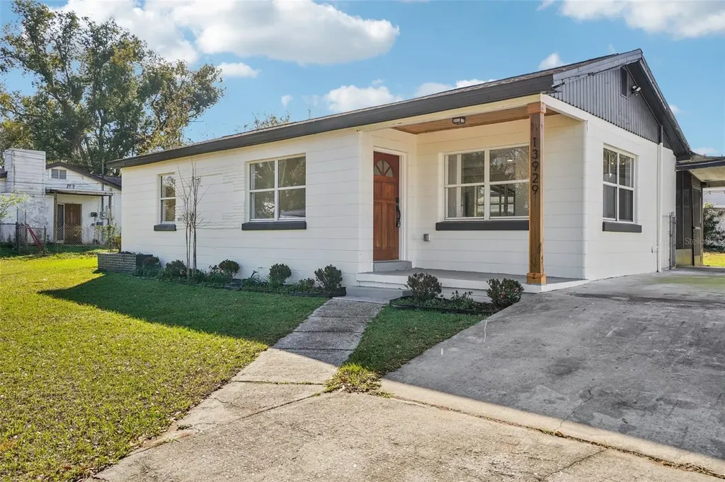 13929 2nd Street Dade City FL 33525