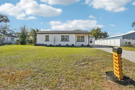 13929 2nd Street Dade City FL 33525