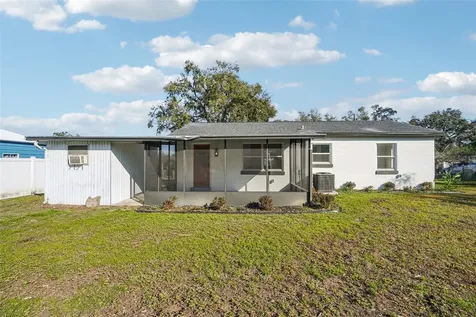 13929 2nd Street Dade City FL 33525