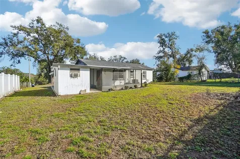 13929 2nd Street Dade City FL 33525