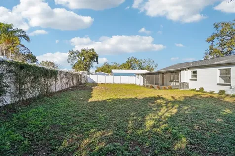13929 2nd Street Dade City FL 33525