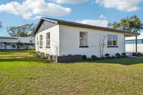 13929 2nd Street Dade City FL 33525