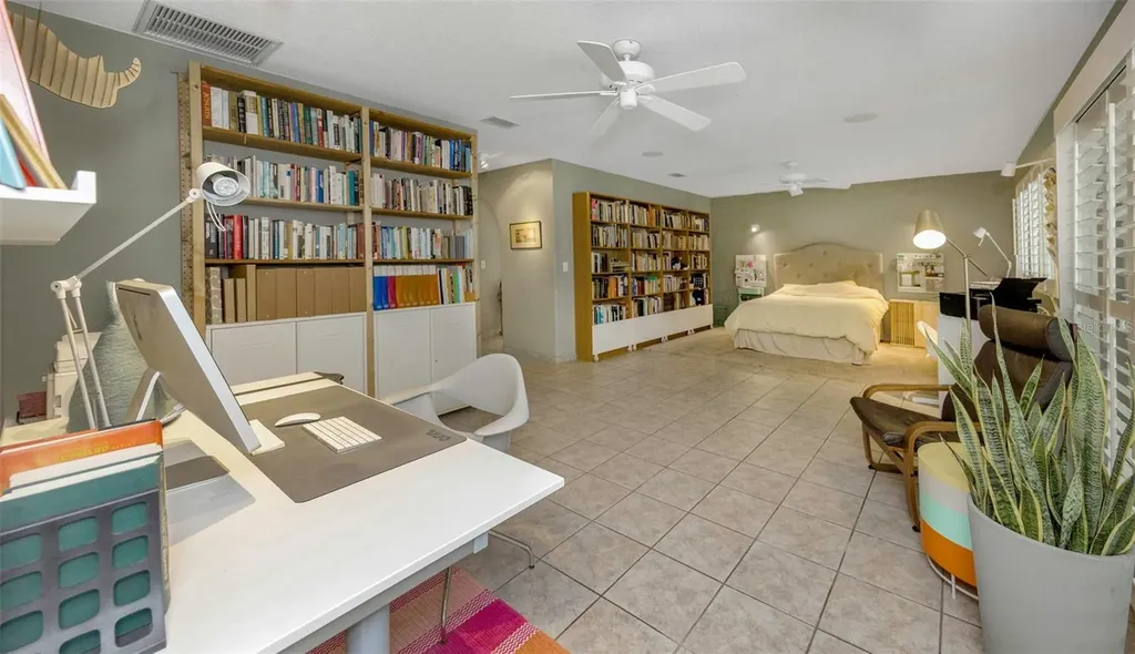 4313 50th Place S St Petersburg FL 33711