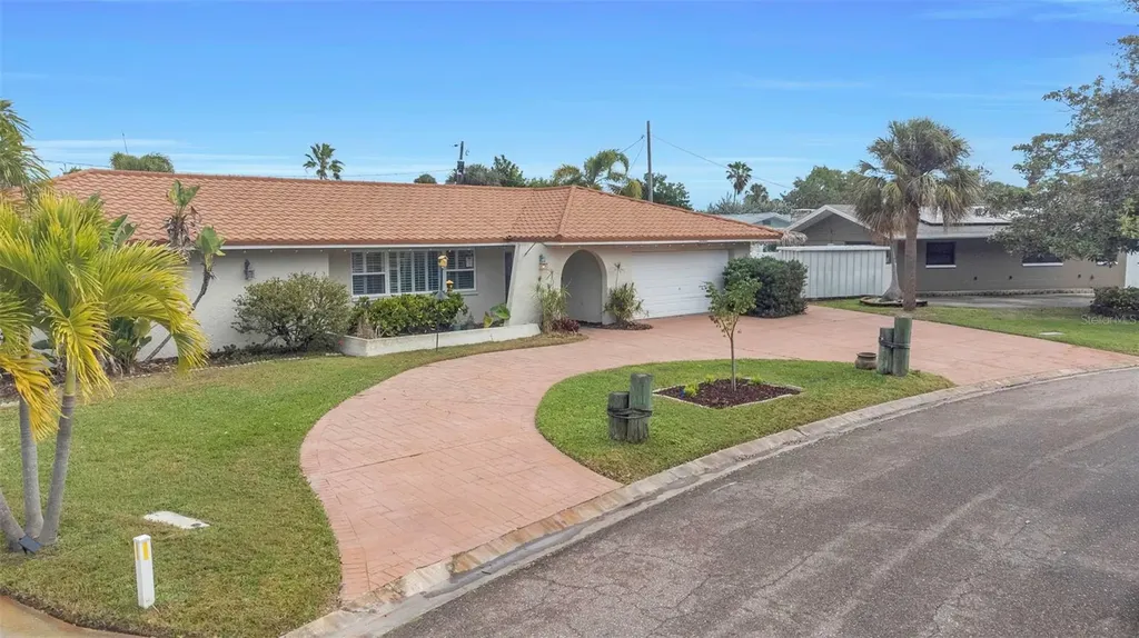 4313 50th Place S St Petersburg FL 33711