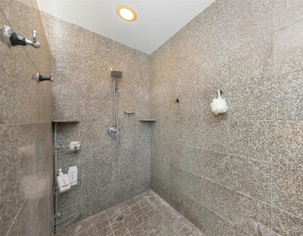 4313 50th Place S St Petersburg FL 33711