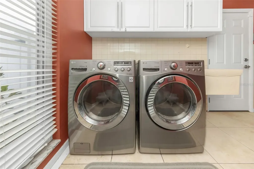 4313 50th Place S St Petersburg FL 33711