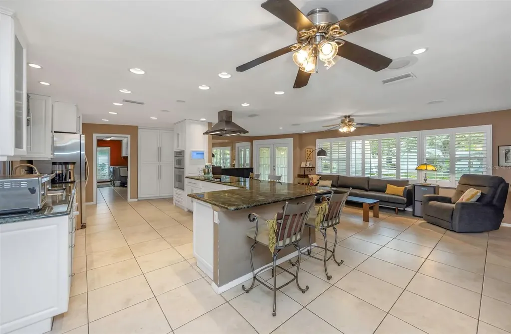 4313 50th Place S St Petersburg FL 33711
