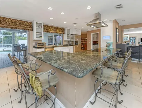 4313 50th Place S St Petersburg FL 33711
