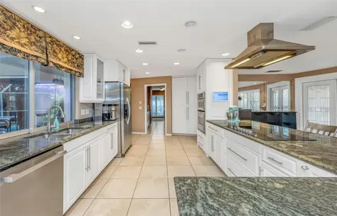 4313 50th Place S St Petersburg FL 33711