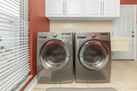 4313 50th Place S St Petersburg FL 33711