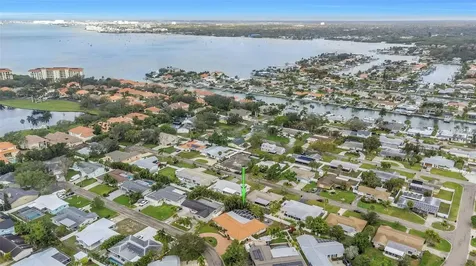 4313 50th Place S St Petersburg FL 33711