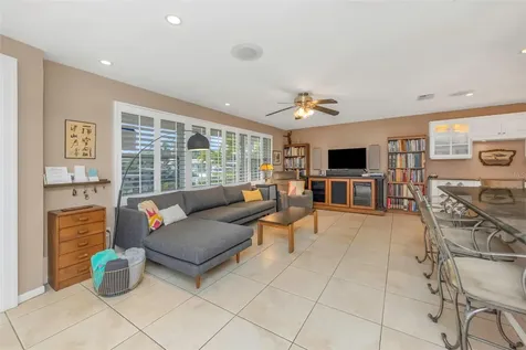4313 50th Place S St Petersburg FL 33711
