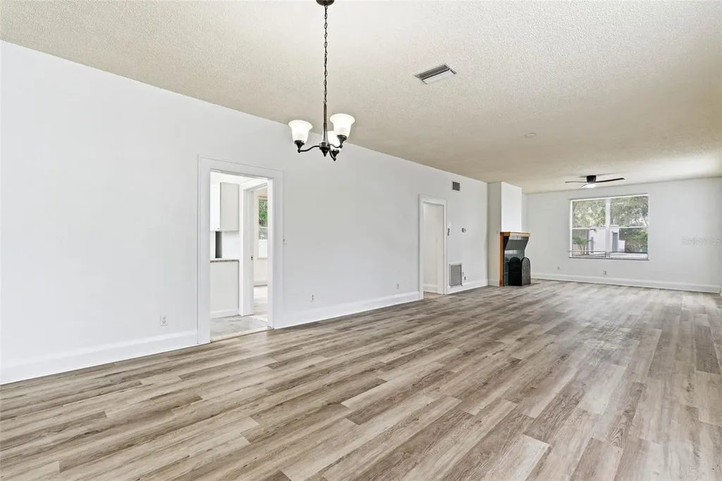 1706 4th Avenue E Bradenton FL 34208
