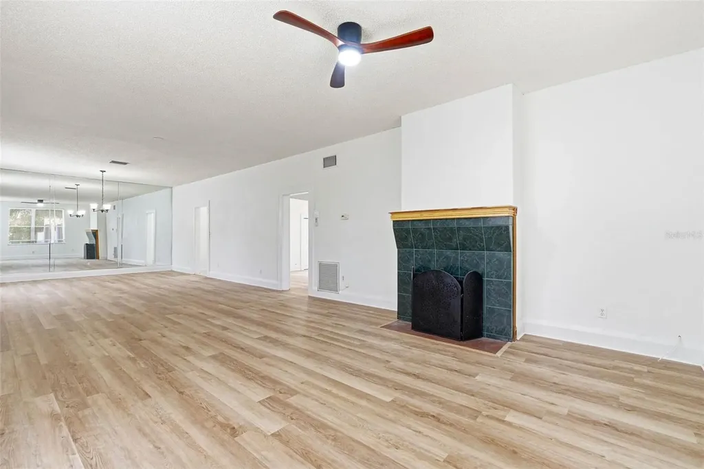 1706 4th Avenue E Bradenton FL 34208
