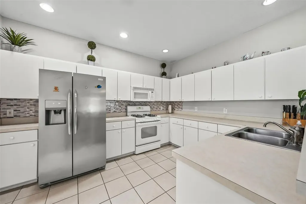 6811 Monarch Park Drive Apollo Beach FL 33572
