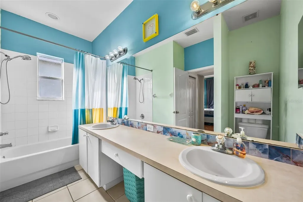 6811 Monarch Park Drive Apollo Beach FL 33572