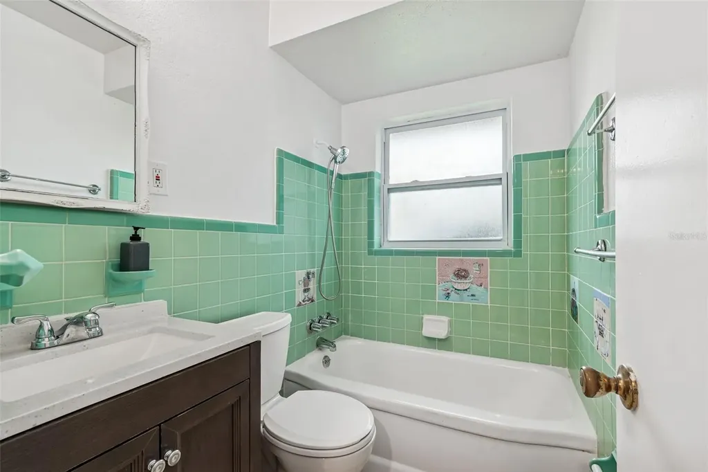 10970 Grove Terrace Seminole FL 33772