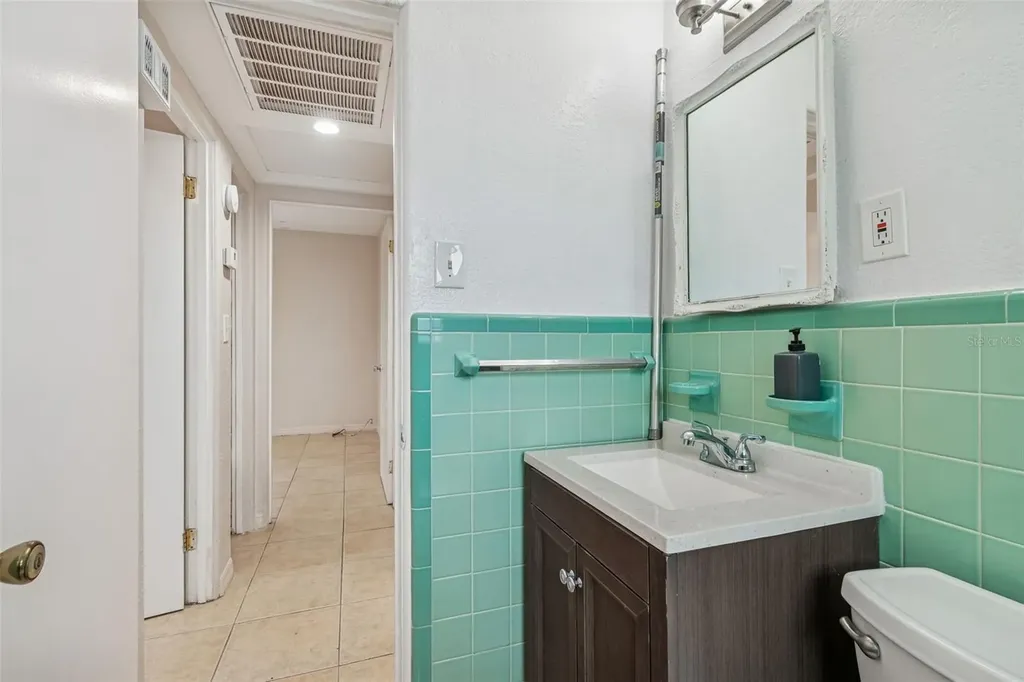 10970 Grove Terrace Seminole FL 33772