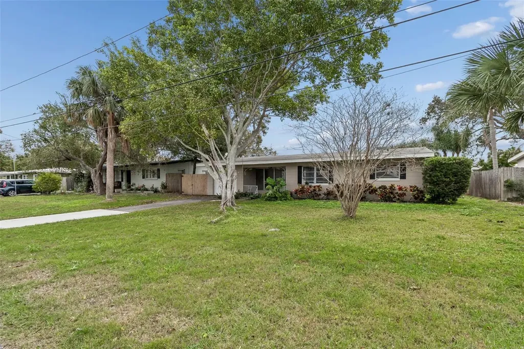 10970 Grove Terrace Seminole FL 33772