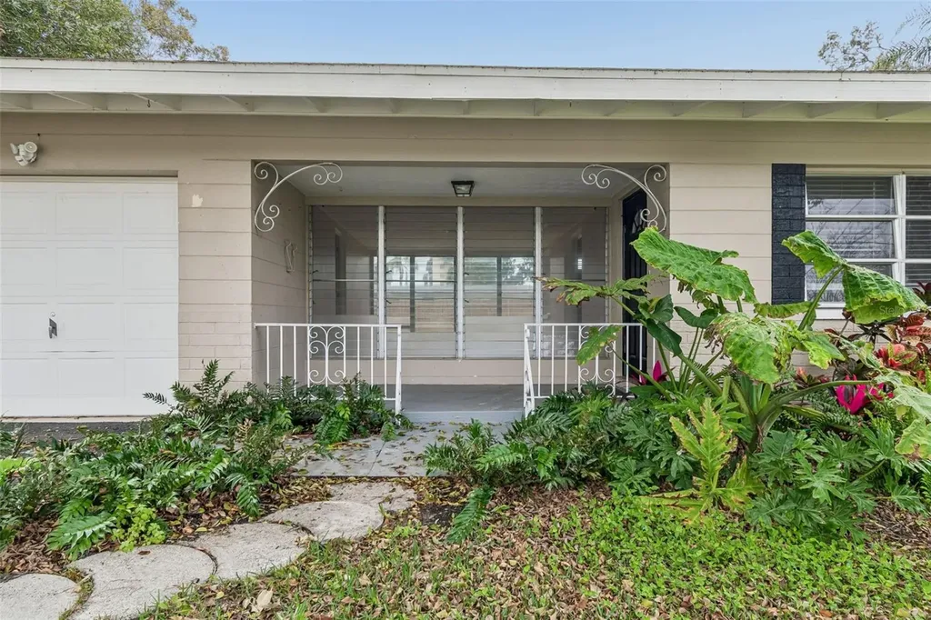10970 Grove Terrace Seminole FL 33772