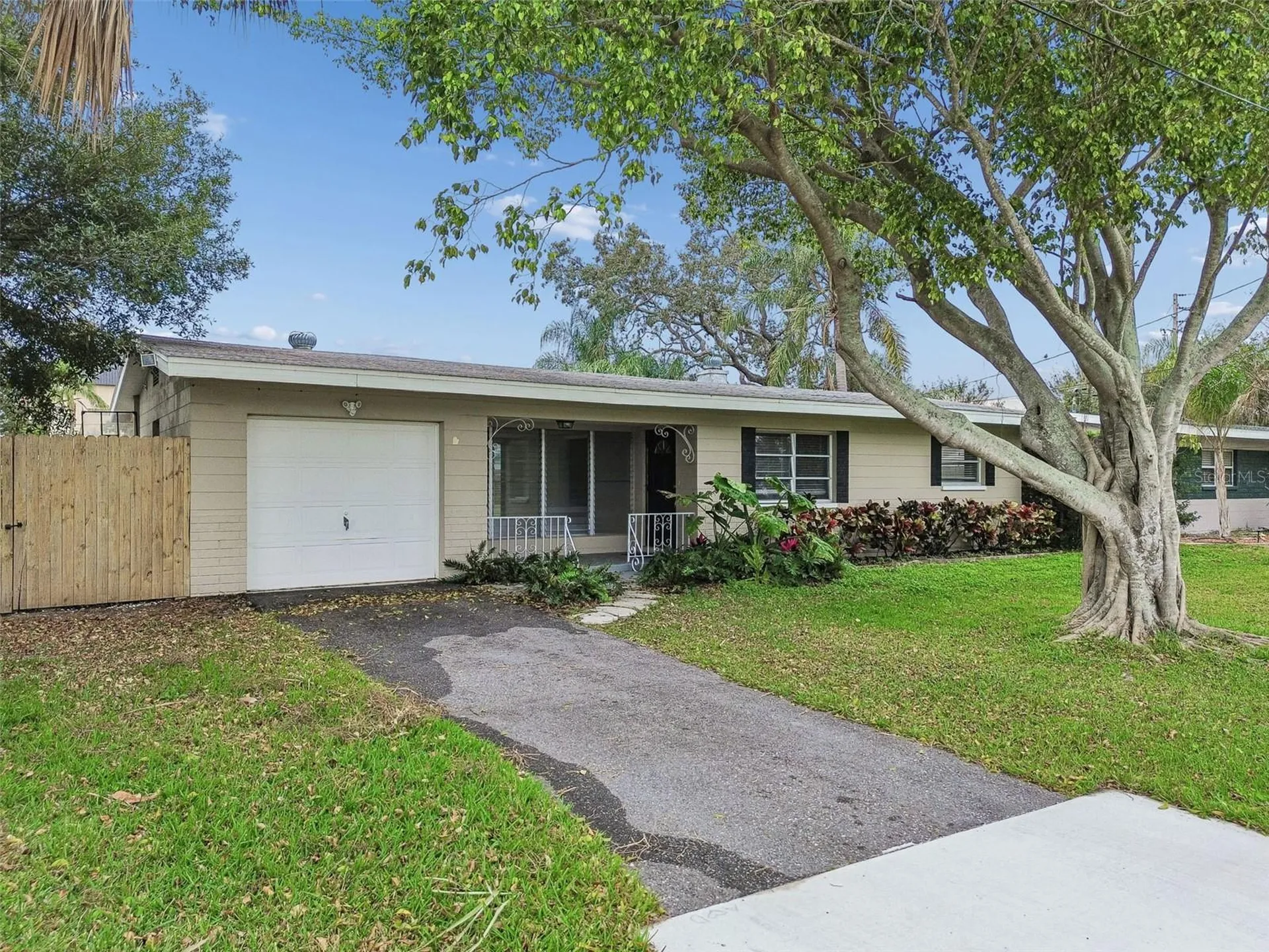 10970 Grove Terrace Seminole FL 33772
