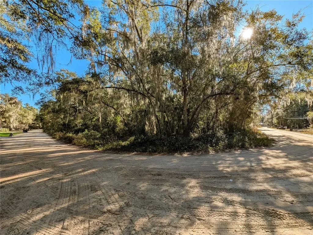 110 Leeward Road Satsuma FL 32189
