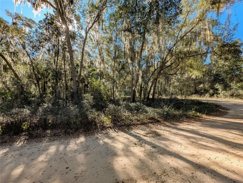 110 Leeward Road Satsuma FL 32189