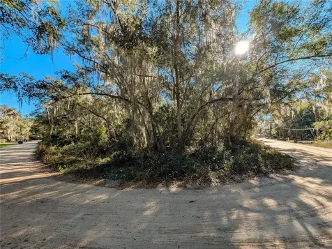 110 Leeward Road Satsuma FL 32189