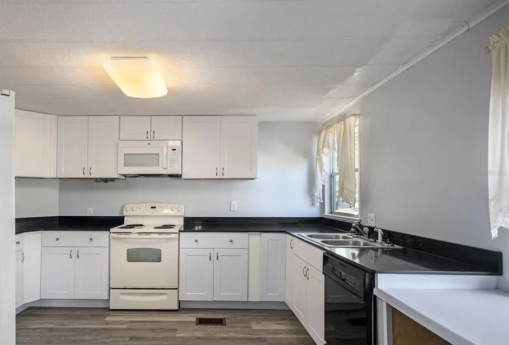 3302 Evergreen Road Zellwood FL 32798