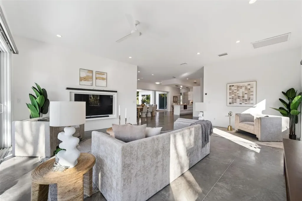 405 Edwards Drive Sarasota FL 34243