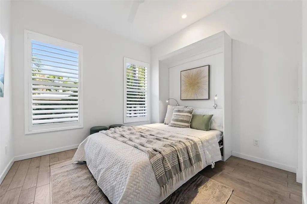 405 Edwards Drive Sarasota FL 34243